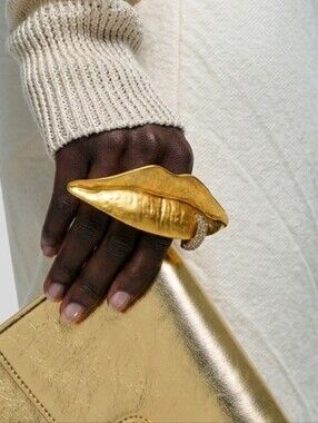 Video Included 🔥 LUX NOIRE Avant-Garde Sculpted Gold Lips Statement Ring